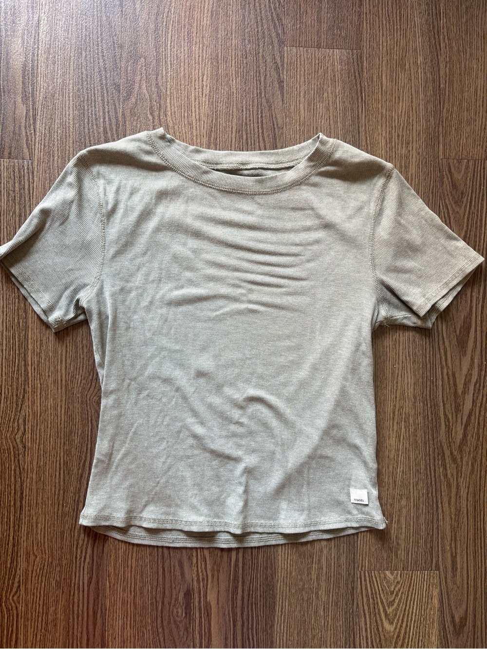 Vuori Pose Fitted Tee